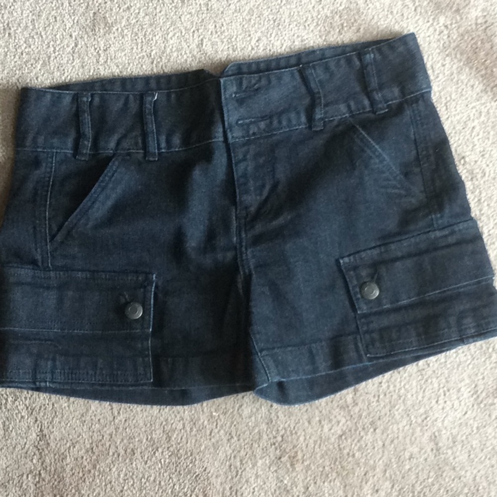 Shorts - Picture 2 of 4